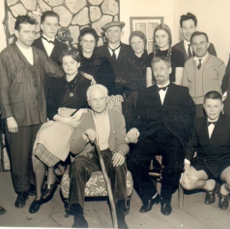 1960 Onder één dak groep.jpg